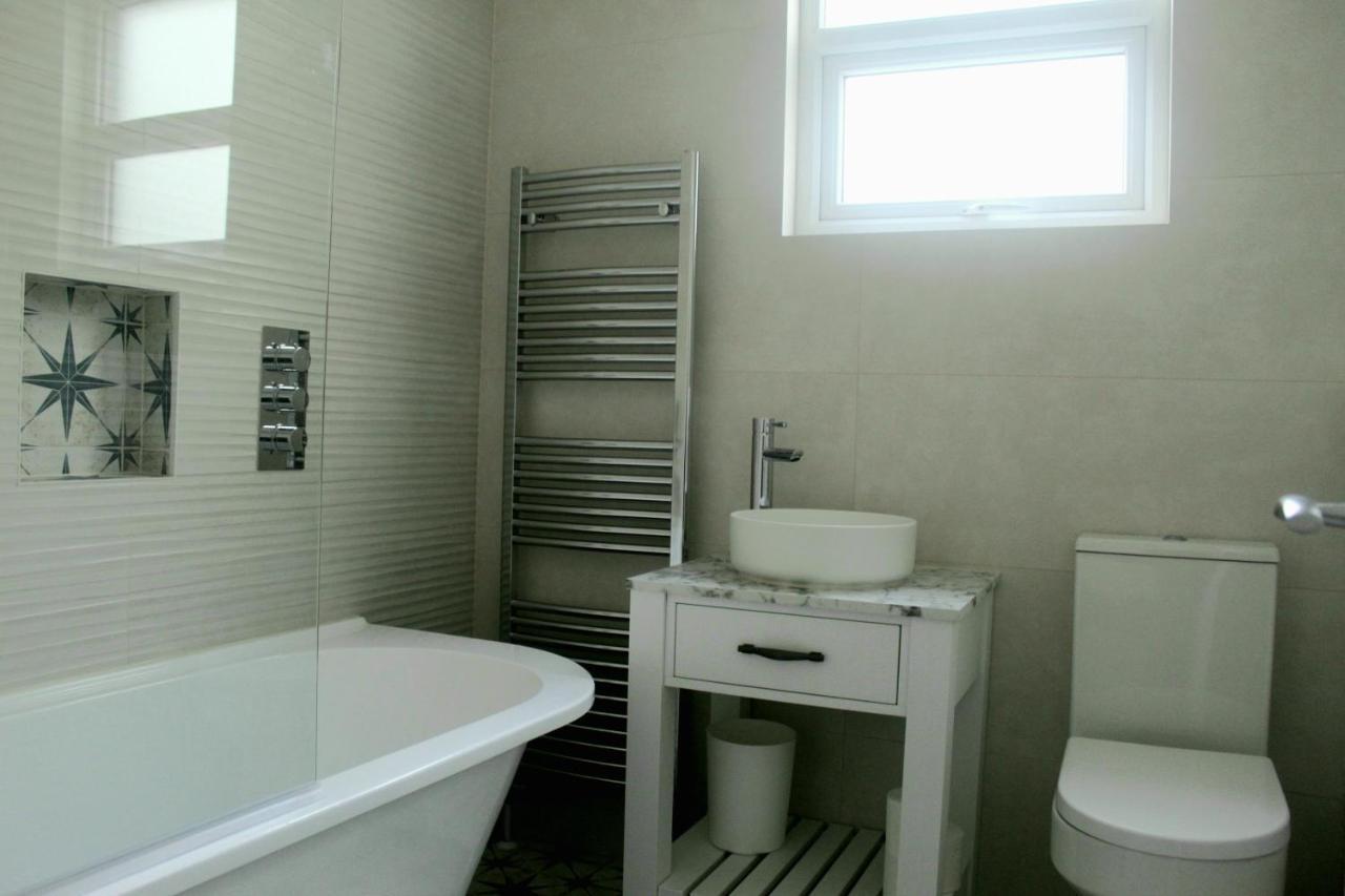 Seacliff Road Luxury Apartments バンガー エクステリア 写真